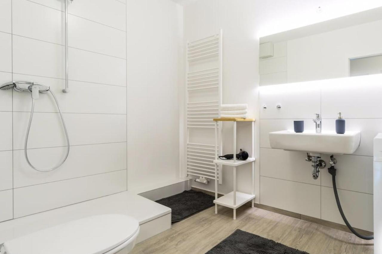 דיסלדורף Homefy Oldtown Apartment - 6 People - 2 Bath - Balcony - Top Location מראה חיצוני תמונה